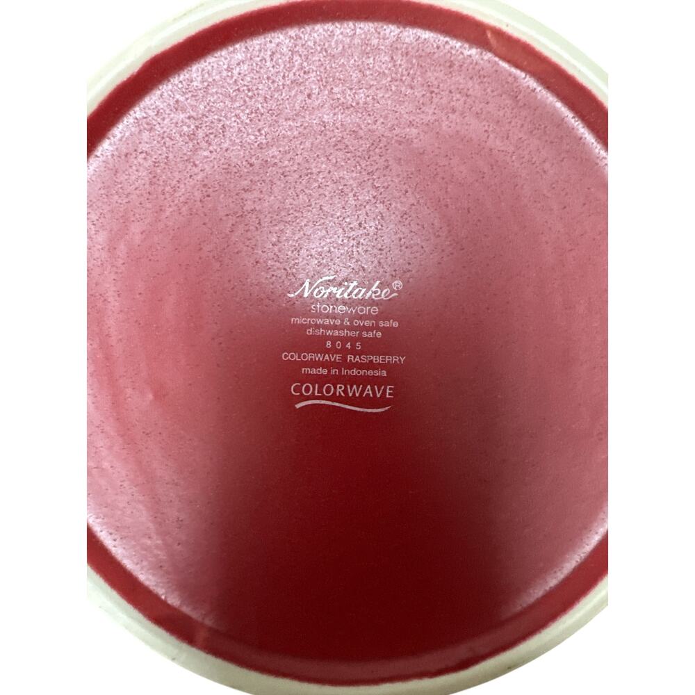Noritake 2-Quart Colorwave Covered Casserole Dish Raspberry - Picture 2 of 4